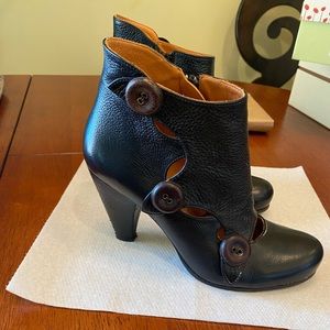 Coclico Boots size 6